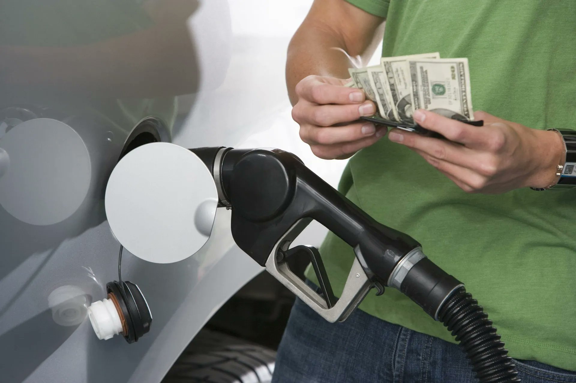 Read more about the article Top Tips for Owner-Operators to Save Money on Fuel